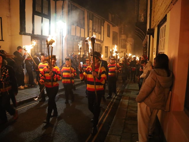 Hastings Bonfire 2024. Photo by Andrew Clifton.