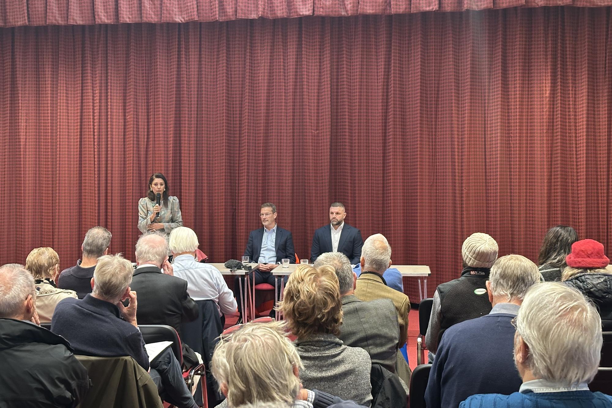 Sussex Weald MP calls for South East Water to be ‘more transparent’ about infrastructure and water supply at Heathfield meeting