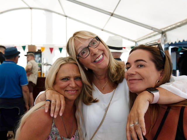 Hastings Old Town Carnival Week: Nearly on the Beach Concert. Pic by Frank Copper.
