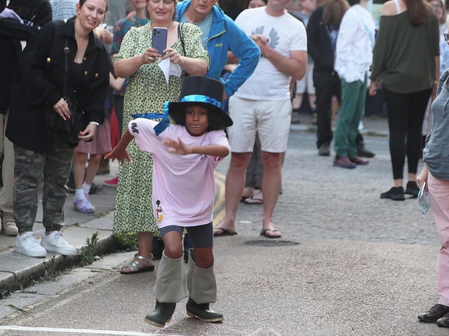 Hastings Old Town Carnival Week 2022: Seaboot Race. Photo by Roberts Photographic