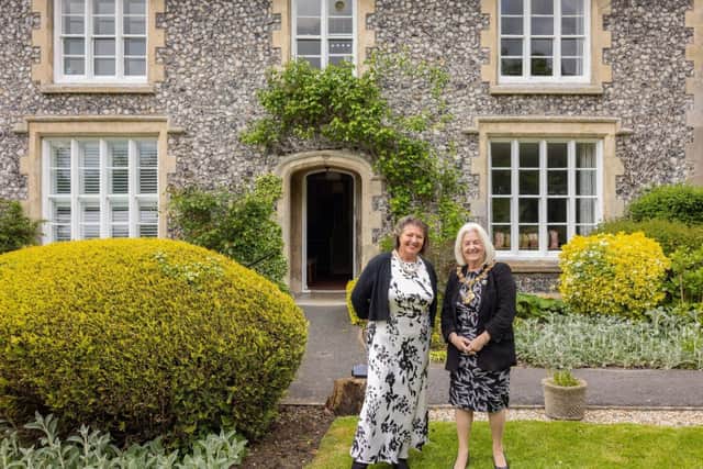 RLHA Chief Executive with Mayor Shirley Anne-Sains outside Vicarage Close