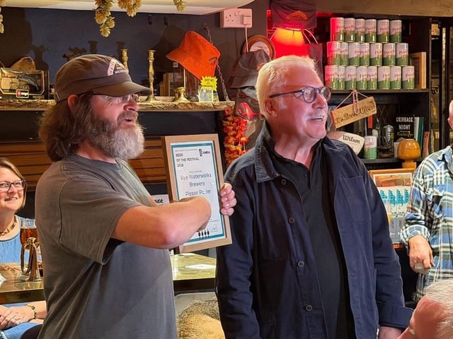 Landlord David Roder (left) receiving one of the awards. Photos kt Bruce
