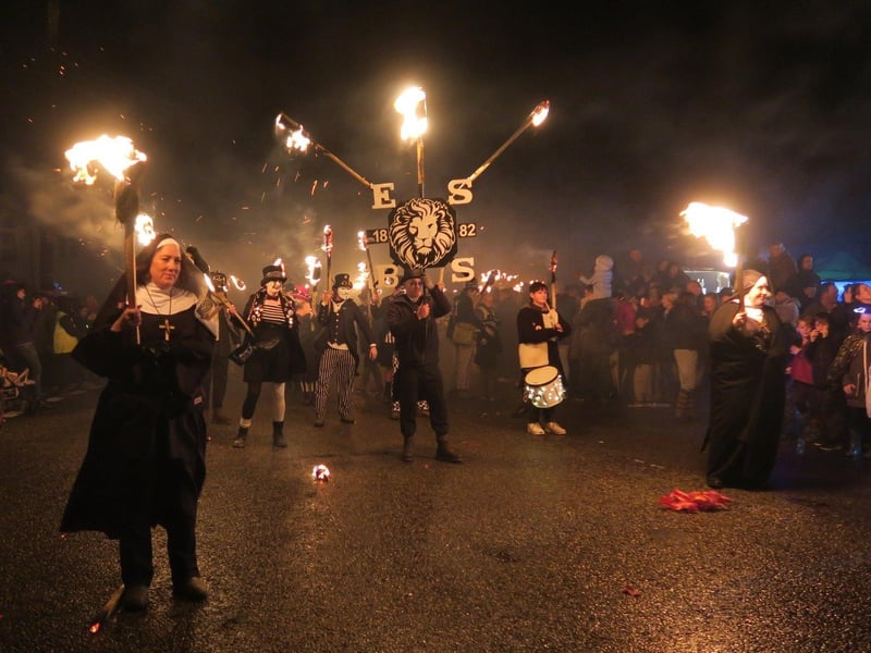 Ewhurst & Staplecross Bonfire 2023. Photo by Andrew Clifton.