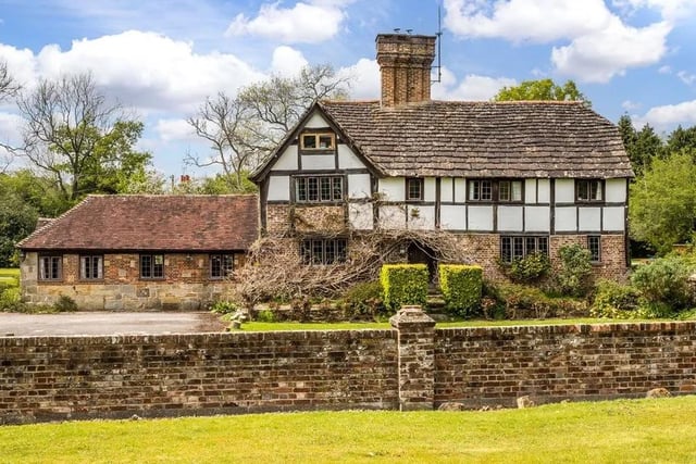 This Grade II listed Wealden Hall House is believed to date from 1625.