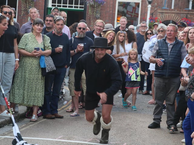 Hastings Old Town Carnival Week 2022: Seaboot Race. Photo by Roberts Photographic