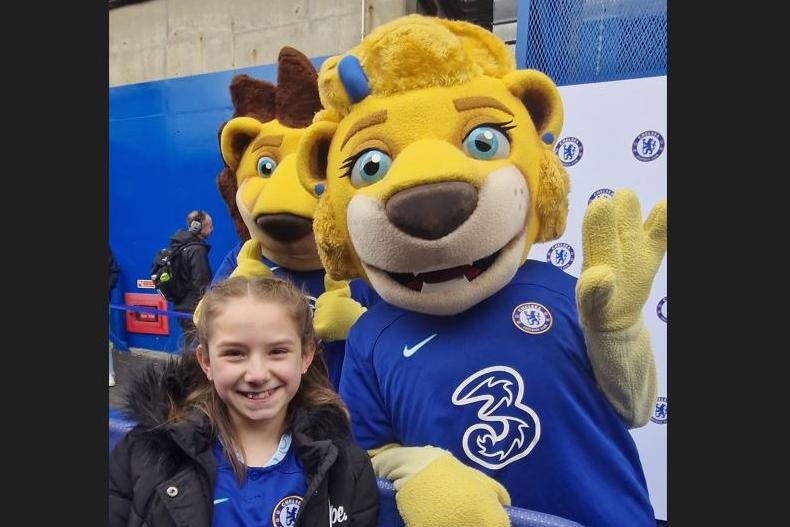 Alexis Fay with Stamford and Bridget the Chelsea mascots