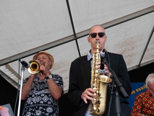 Hastings Old Town Carnival Week 2022: Nearly on the Beach Concert. Photo by Frank Copper