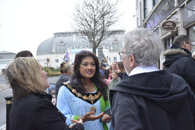 CREW co-founders Amberlouise Everitt and Sean Hellett welcomed Worthing mayor Henna Chowdhury and Helen Silman, Worthing cabinet member for climate emergency, as well as many guests to the launch event.