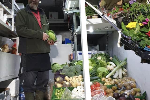 A recently retired greengrocer has thanked the public for their heartfelt messages towards him following his 33 years of service.