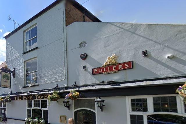 This welcoming pub has a lively atmosphere and a great selection of craft beers. The menu includes classic pub dishes and delicious wood-fired pizzas.