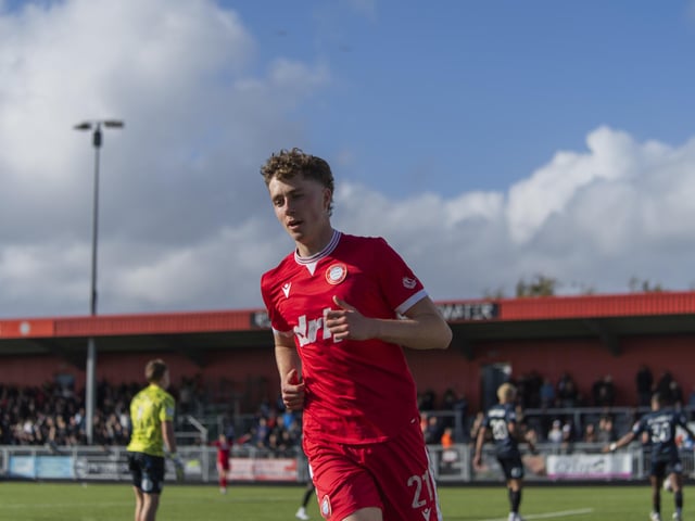 Worthing v Dagenham and Redbridge, National South