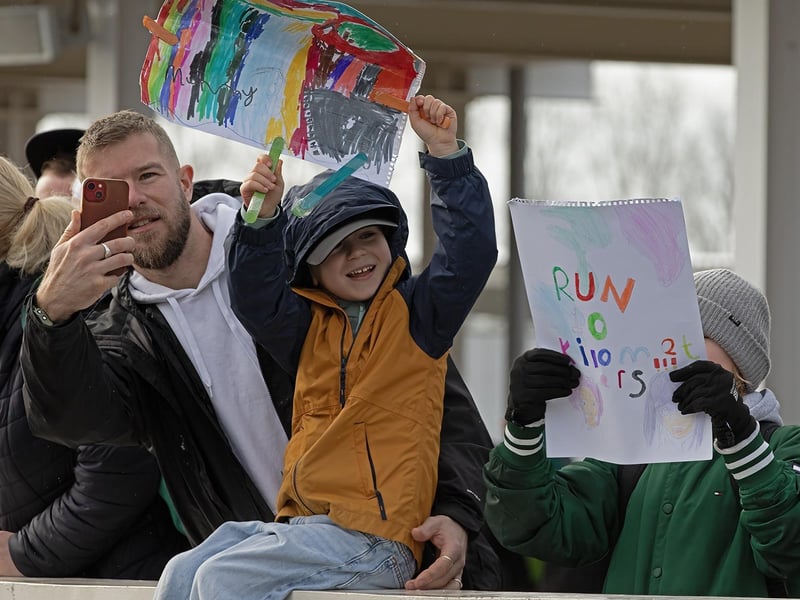Family support for runners in  the big race
