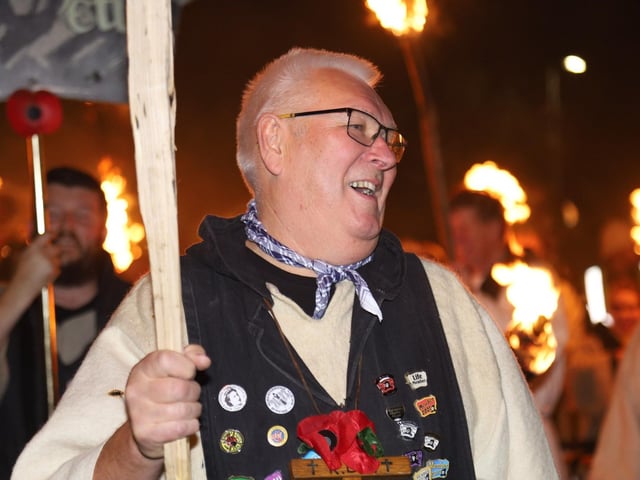 Robertsbridge Bonfire 2023. Photo by Andrew Clifton.