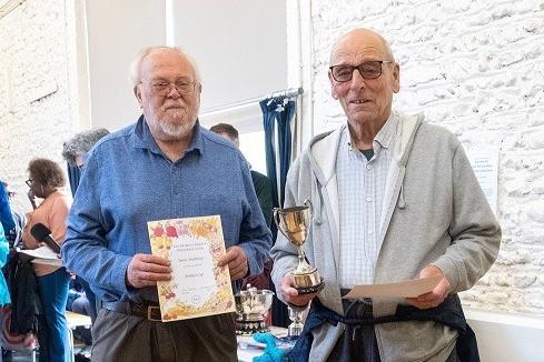 David Stubbings and Peter Jenkins receive the Jenkins Cup for fuchsias