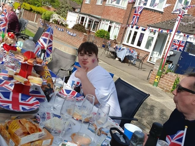 Around 150 Willowbed drive family and friends taking part. We had face painting, rock painting, clay modelling, arts and crafts, best crown competition, quiz, lucky dip, bottle tombola, line dancing and karaoke into the late evening.