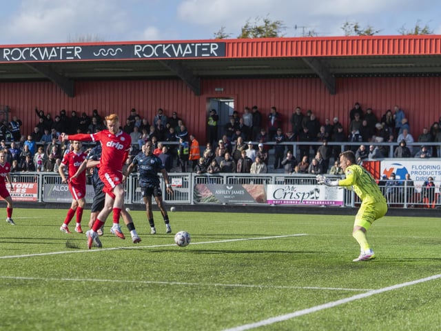 Worthing v Dagenham and Redbridge, National South