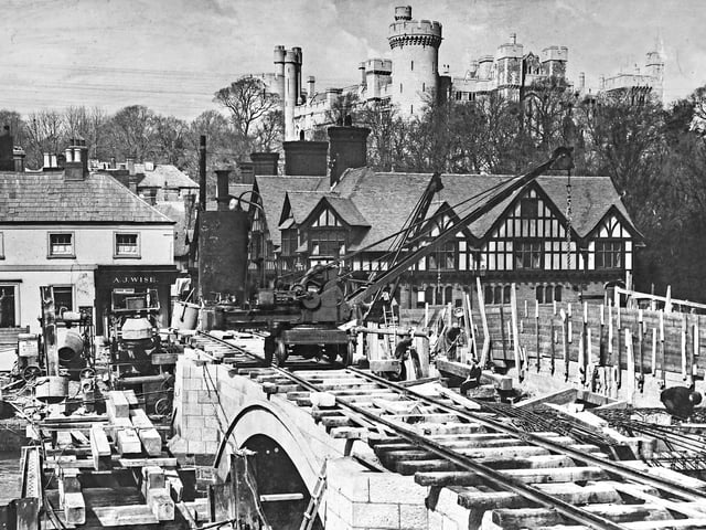 The new town bridge being rebuilt in 1934. It opened in 1935.