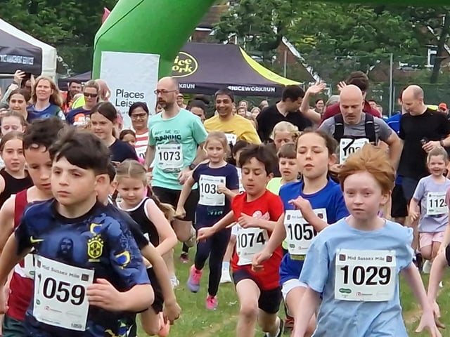 Burgess Hill 10k section of the May bank holiday weekend Mid Sussex Marathon.
Event - Burgess Hill Mid Sussex Mile.
HR26050501. Pic Hollie R/Iconic Media Group : Burgess Hill races at the 2026 Mid Sussex Marathon