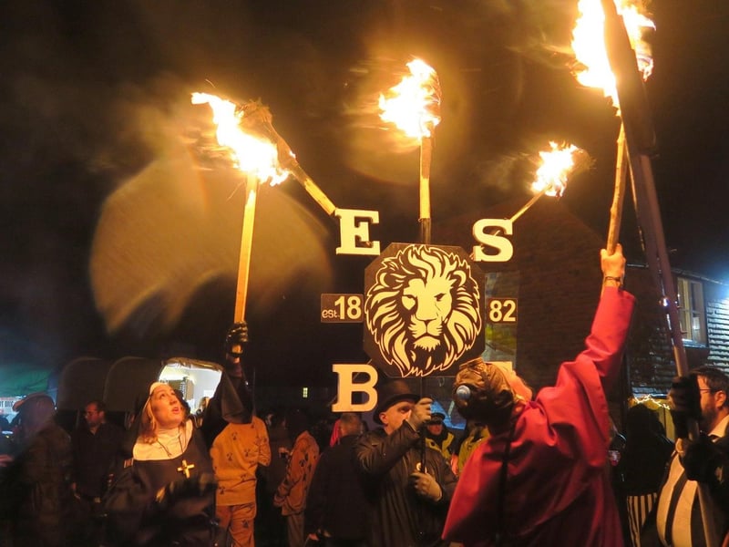 Ewhurst & Staplecross Bonfire 2023. Photo by Andrew Clifton.