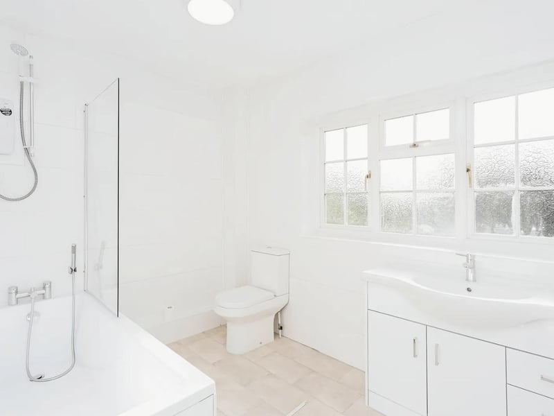 The home has a family bathroom and a large en-suite to the master bedroom