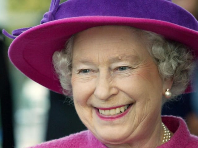 JPCT 24 October 2003 Queen visits Horsham. The Capitol C3440921a -photo by Derek Martin