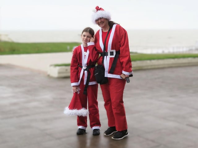 Bexhill Santa Dash 2024. Photo by Andrew Clifton.
