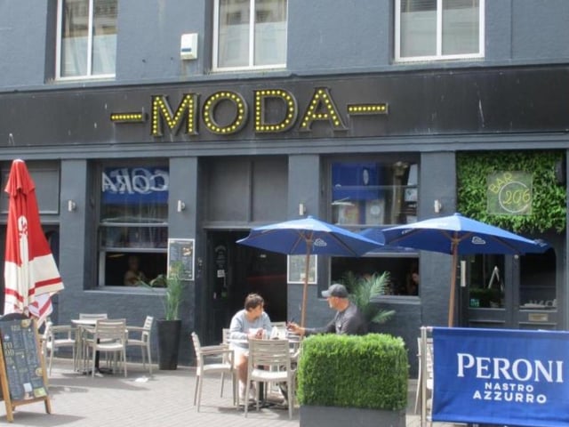 Moda is the premier sports bar in Hastings. It is a family-run bar with delicious food served daily, major live sports screenings and top resident DJs. It offers craft beer and cocktails and has a great reputation for its burgers.