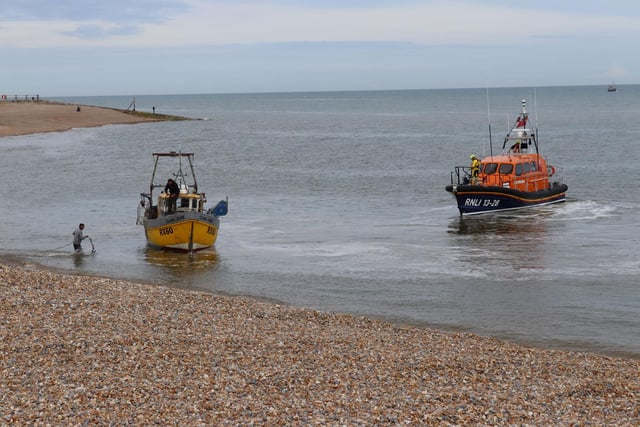 Hastings lifeboat rescues fishing boat