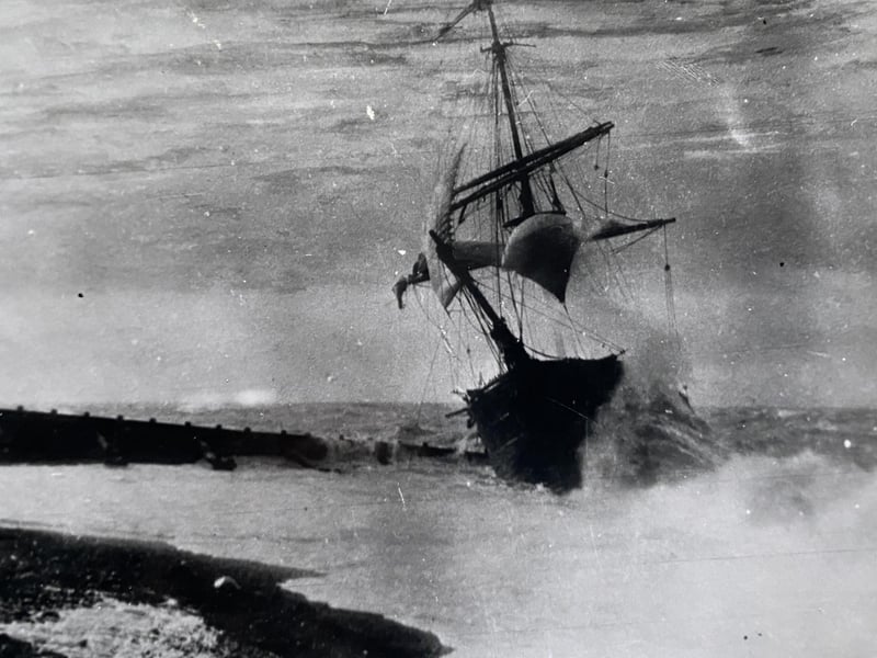 The barque ‘Peruvian’ of Denmark, 1899. Bound from Esmerelda’s for Hamburg with a cargo of ivory, nuts and logwood, she came ashore in Seaford. Newhaven’s ‘Michael Henry’ took off ten of the crew but the chief and third mate declined to leave the ship. When the lifeboat later returned to the ‘Peruvian’, they found one of the mates had been rescued by the Coastguard from Blatchington and the other drowned.