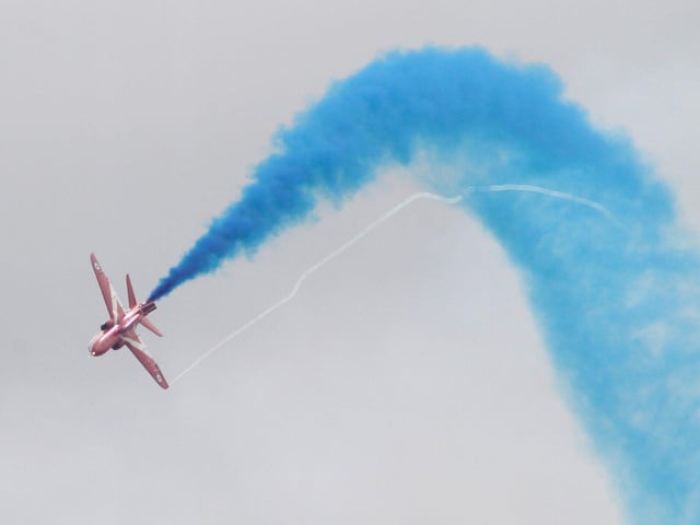 The Red Arrows performing rollbacks