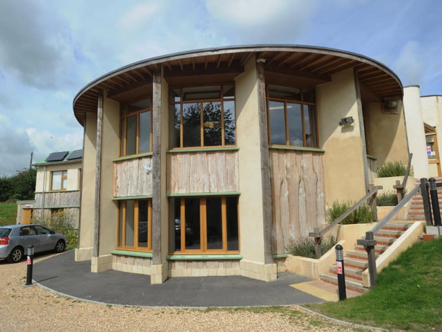 Herstmonceux Health Centre in Hailsham Road, Herstmonceux was recorded as having 5,499 patients and the full-time equivalent of 3.6 GPs, meaning it has 1,548 patients per GP.