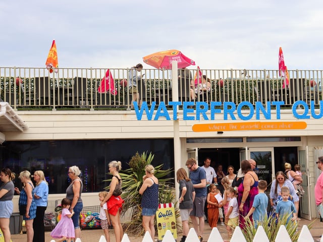 Guests at Seal Bay queuing for free Ice-cream