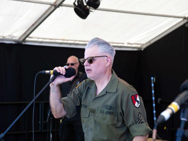 Hastings Old Town Carnival Week: Nearly on the Beach Concert. Pic by Frank Copper.