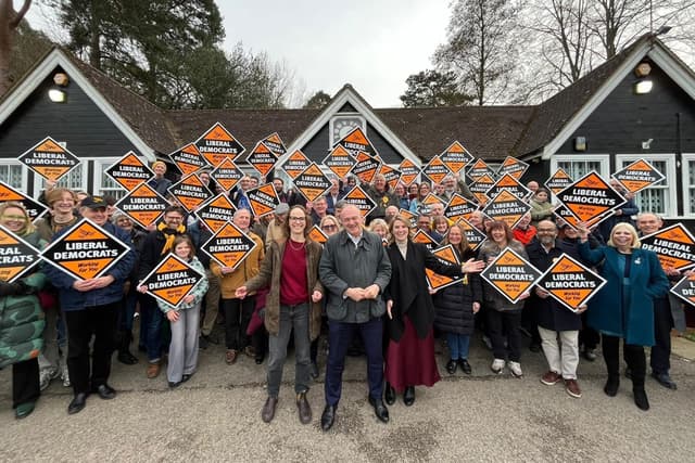 Ed Davey vows to ‘paint Sussex bright Lib Dem orange’ in local elections
