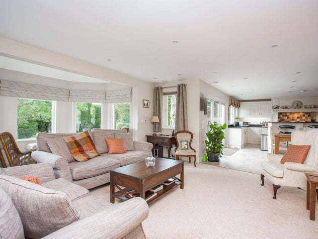 Royston Close, Friston
