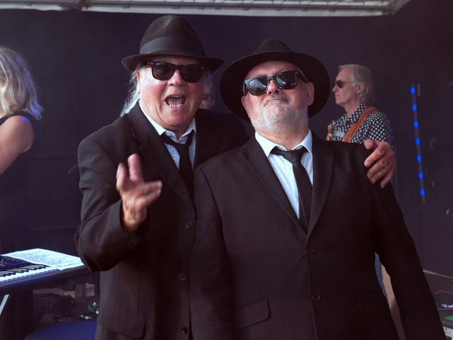 Hastings Old Town Carnival Week: Nearly on the Beach Concert. Pic by Frank Copper.