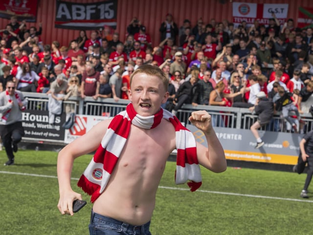 Worthing beat Ebbsfleet to clinch the National League South title