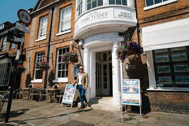 Located on 31 North Street, Chichester PO19 1LY. It has 4.5 stars out of 5 on TripAdvisor from over 900 reviews. Serving a range of delicious British, European and vegan options.