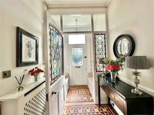 De Roos Road, Eastbourne