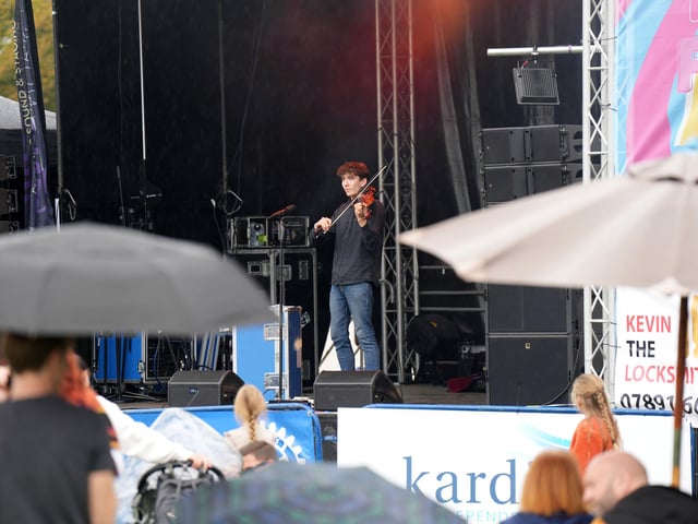 Hundreds enjoy return of free Worthing music festival BroadFest – In Pictures