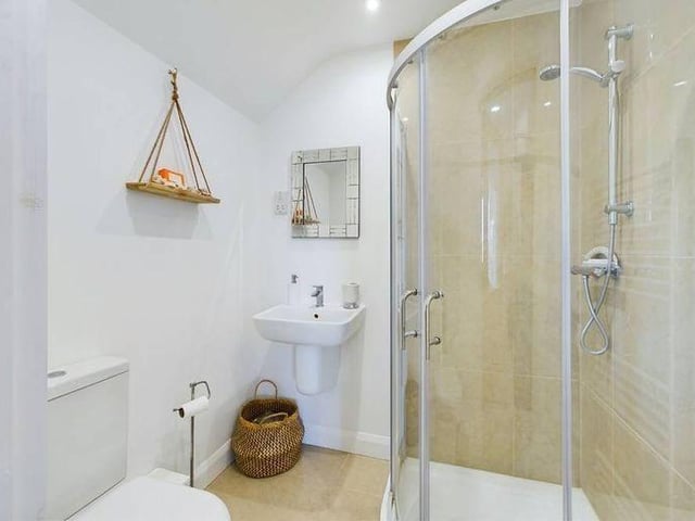 There are two en-suite shower rooms and a modern family bathroom