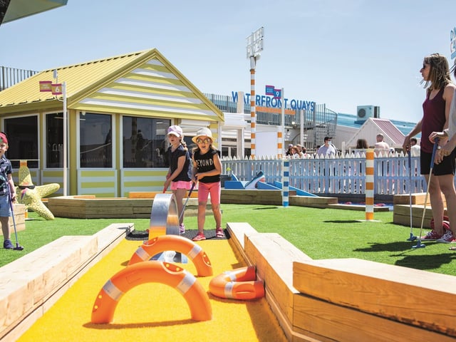 Seal Bay Resort in Selsey offers family breaks in a range of lodges, caravans, beach pods and houses. There is entertainment and activities on offer throughout the site.