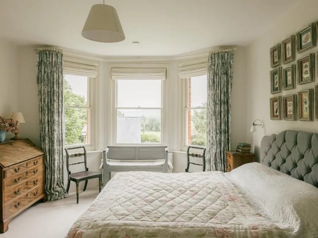 A look inside a charming arts and crafts house situated within the South Downs National Park
Photo: Zoopla