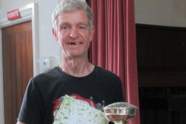 Graham Tooley, winner of the Lilian Hoskins Bowl for mixed roses