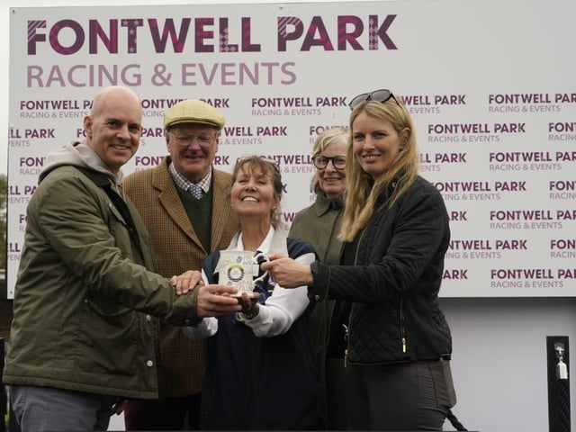 Fontwell Park jump racing action, October 2026