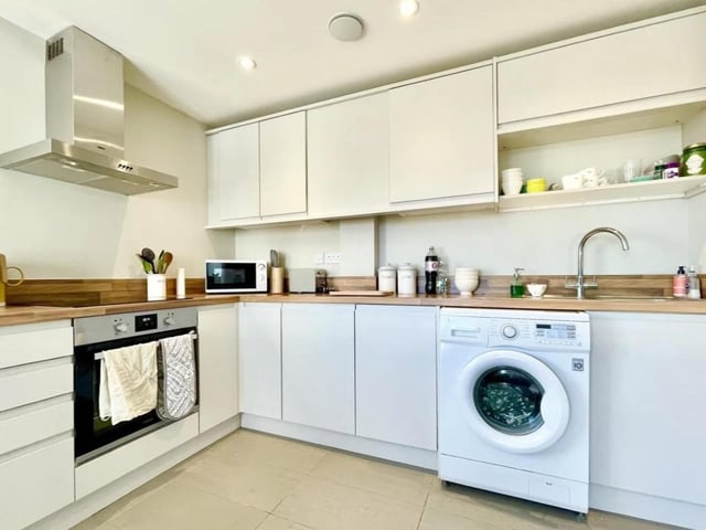 Fitted kitchen