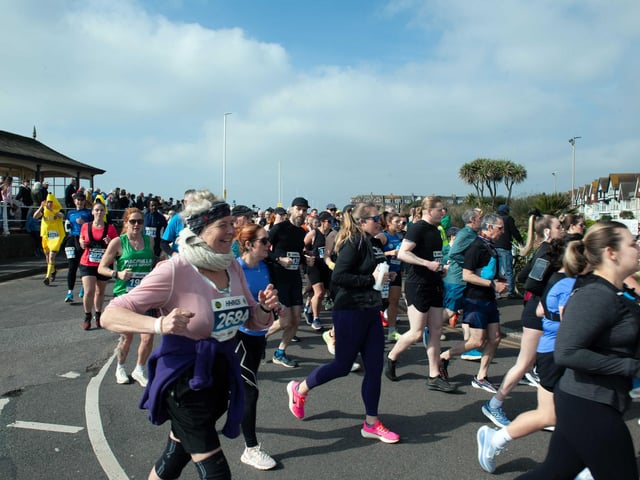 Hastings Half Marathon 2026 - pictures by Frank Copper