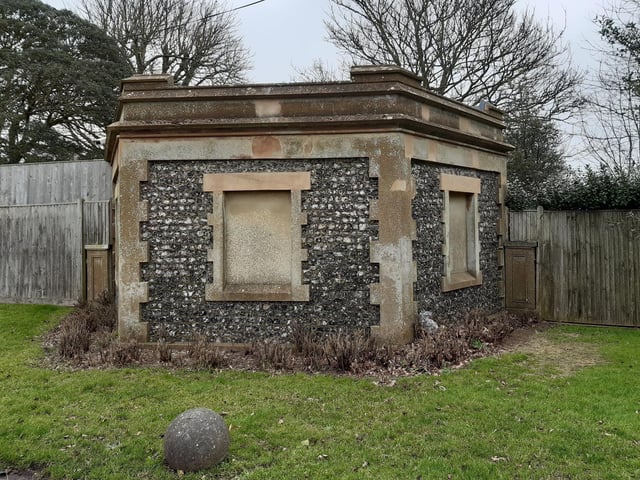 Follow the road past Kingston Manor and the former lodge, now bricked up