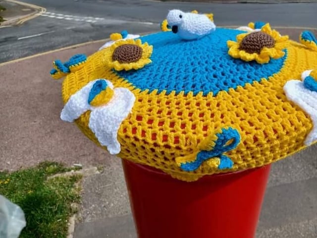 Ukraine solidarity and peace topper - Lottbridge Drive, Hampden Park, opposite The Gateway