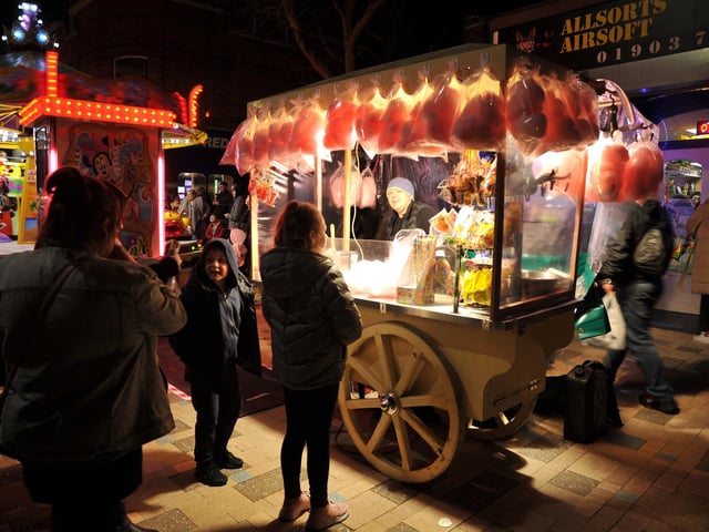 There was food options from HEY AMIGO, Cornstore Cafe with their BBQ, Mobile event catering with a German Sausage Stall, KB’s Burgers & Bites, allergy friendly options from Vegan Streetfood Cottbus, PotatoBox.